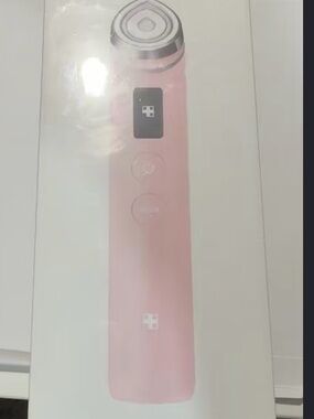 NIB Pink Facial Cleansing & Toning Device - Medicube age -R booster pro